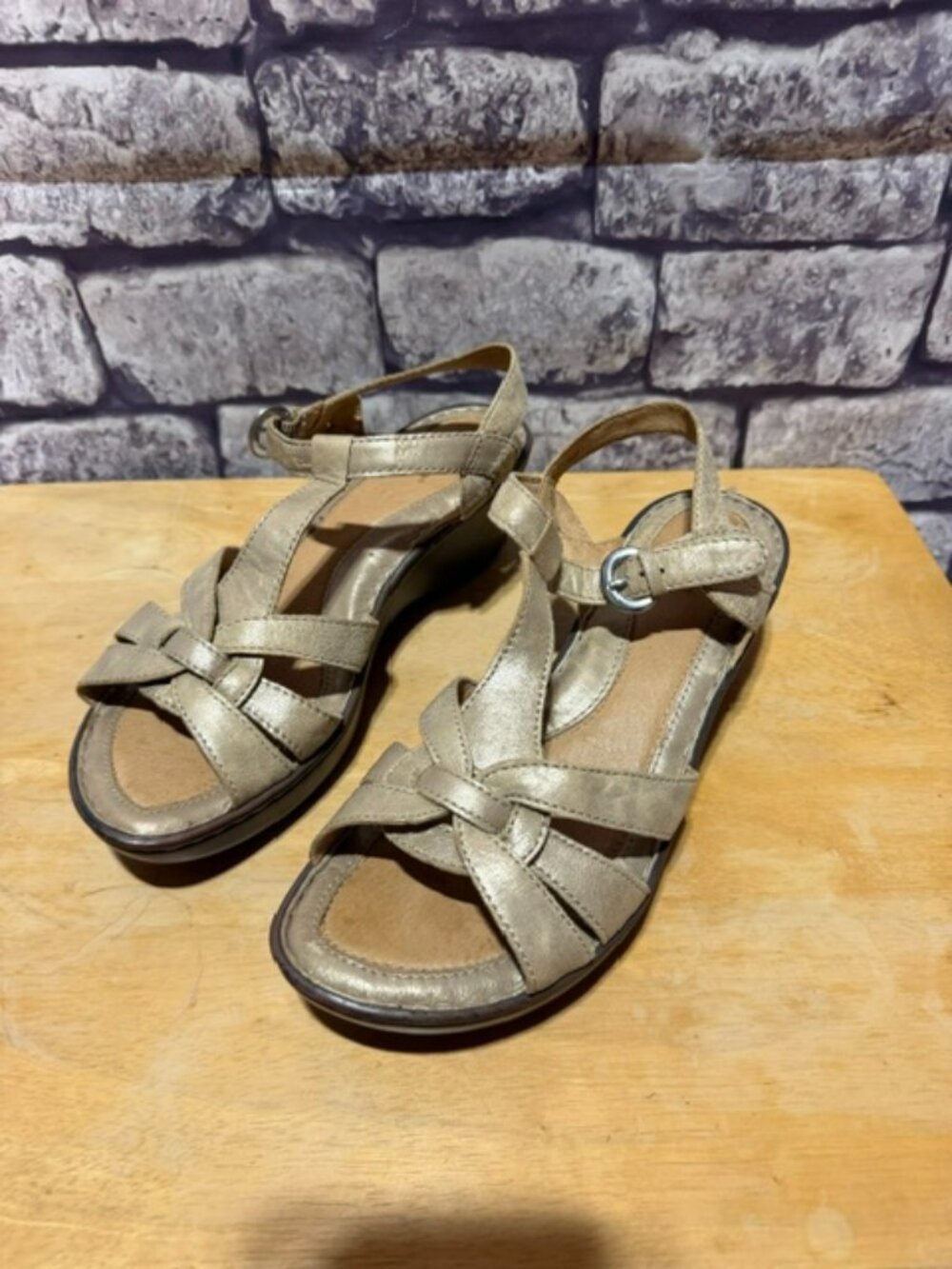 Born Gold Strappy Open Toe Sandals Size 8
